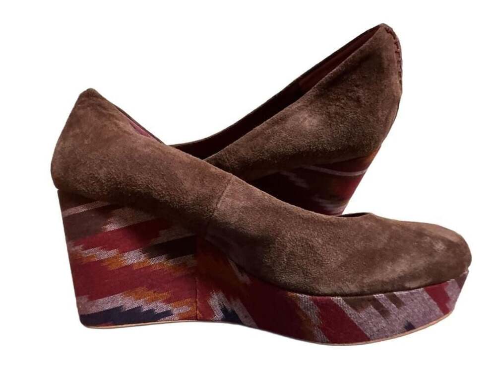 Reef High Tropic Wedge Size 9 Brown Suede Patterned Platform Pumps